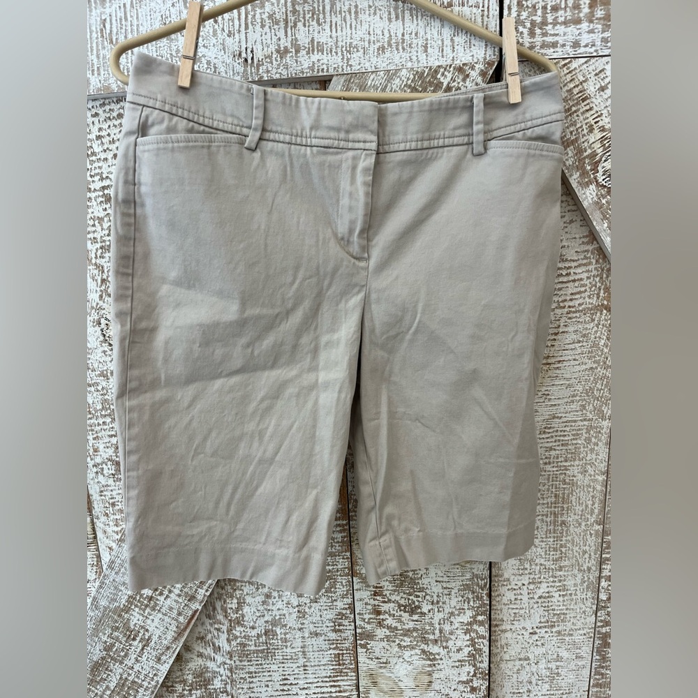 Talbots Women's Tan Khaki Shorts size 4 flat front stretch pockets